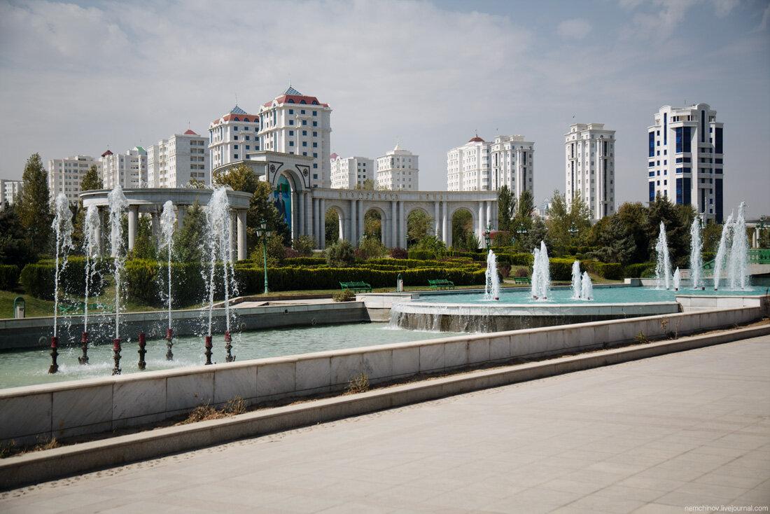 世界上最神秘的国家是哪个国家，带你了解土库曼斯坦首都阿什哈巴德-梦路生活号