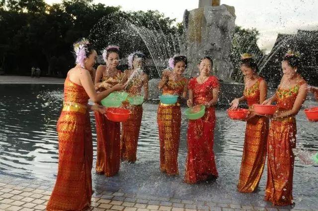 傣族泼水节是几月几号，傣族泼水节的风俗特点介绍-梦路生活号