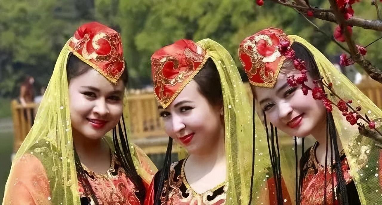 维吾尔族的风俗（维吾尔族的民族文化介绍）-梦路生活号