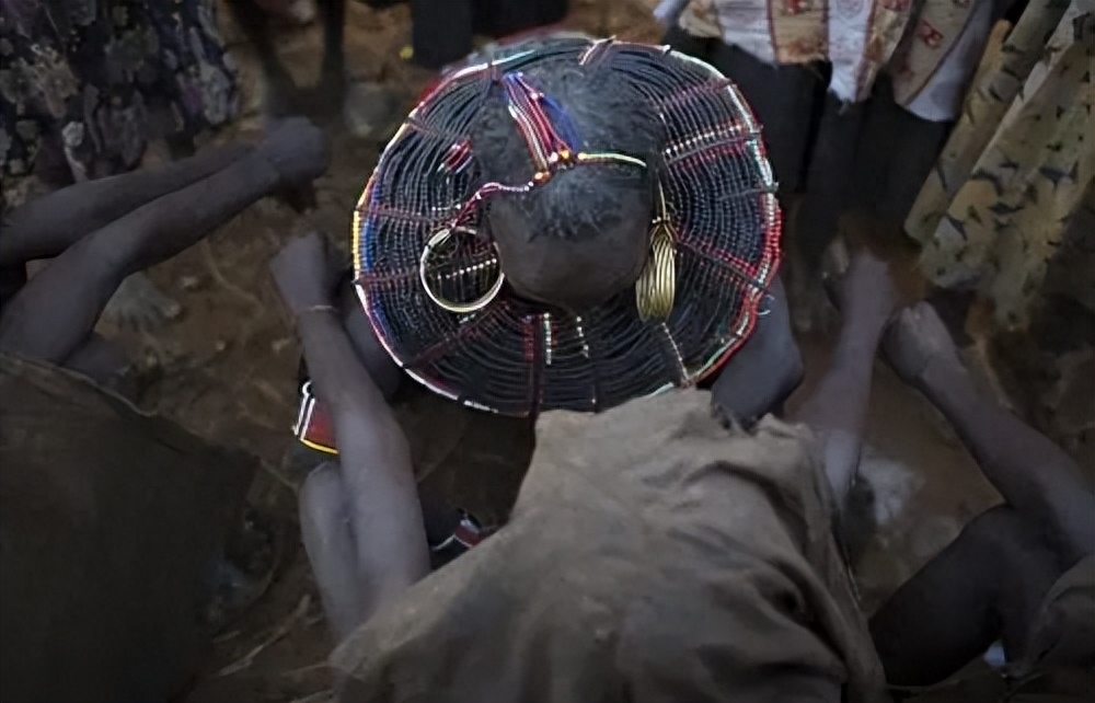 非洲割礼女性指的是什么意思，非洲割礼仪式是割什么地方-梦路生活号