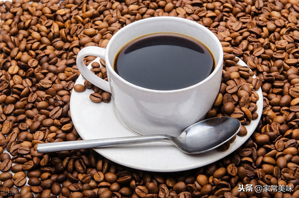 焦糖玛奇朵和拿铁的区别（焦糖玛奇朵和拿铁咖啡哪个好喝）-梦路生活号