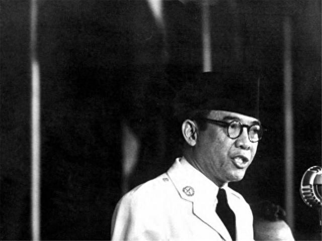 印尼总统苏加诺的一生生平简介（苏加诺的夫人叫什么名字）-梦路生活号