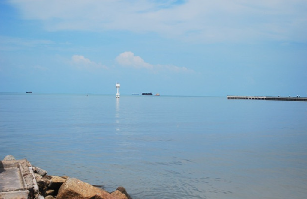 马六甲海峡属于哪个国家，马六甲海峡的位置及其重要性介绍-梦路生活号