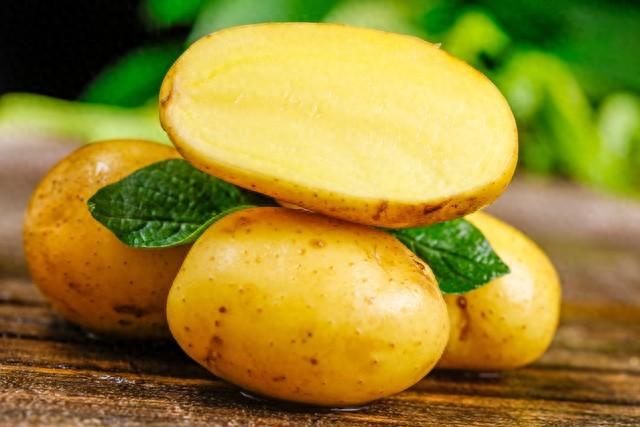 发芽的土豆还能吃吗，为您揭开真相快点告诉家人-梦路生活号